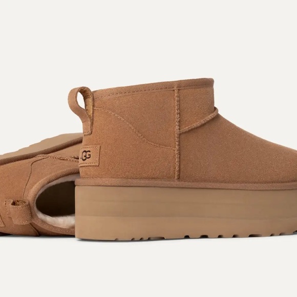 UGG Classic Ultra Mini Platform - Picture 3 of 11